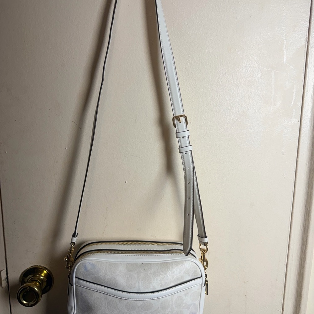 Coach White Signature Crossbody with Gold Hardware - Picture 3 of 11
